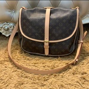 💝 Auth Louis Vuitton Saumur 35 Monogram Bag🌼